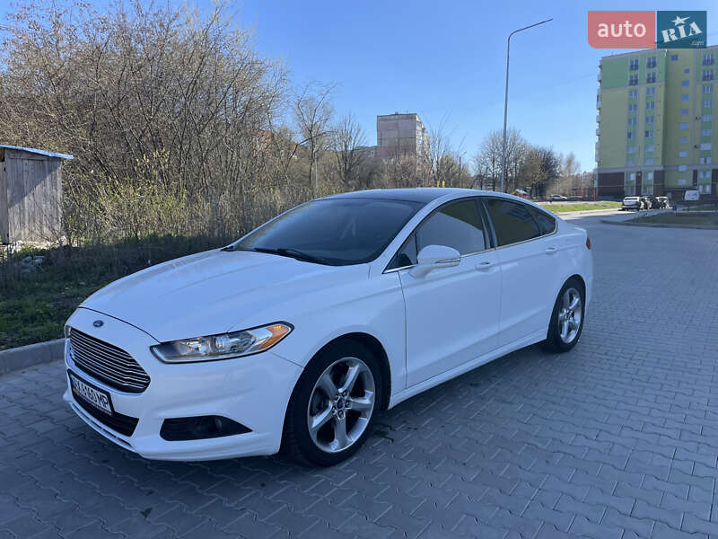 Седан Ford Fusion 2014 в 