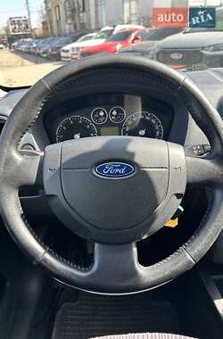 Хэтчбек Ford Fusion 2009 в 