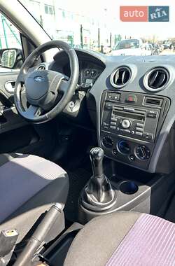 Хэтчбек Ford Fusion 2009 в 