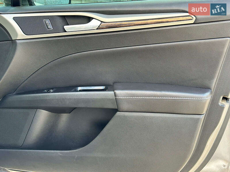 Седан Ford Fusion 2013 в Одесі