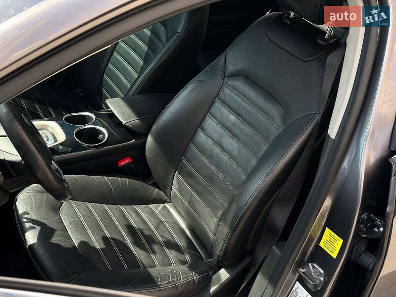 Седан Ford Fusion 2013 в Одесі