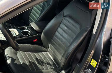 Седан Ford Fusion 2013 в 