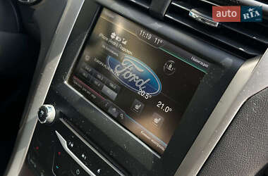 Седан Ford Fusion 2013 в 