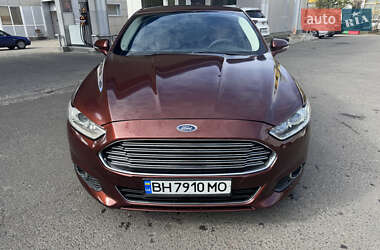 Седан Ford Fusion 2015 в 