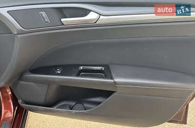 Седан Ford Fusion 2015 в 