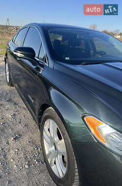 Седан Ford Fusion 2013 в 