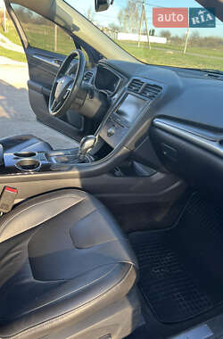 Седан Ford Fusion 2013 в 