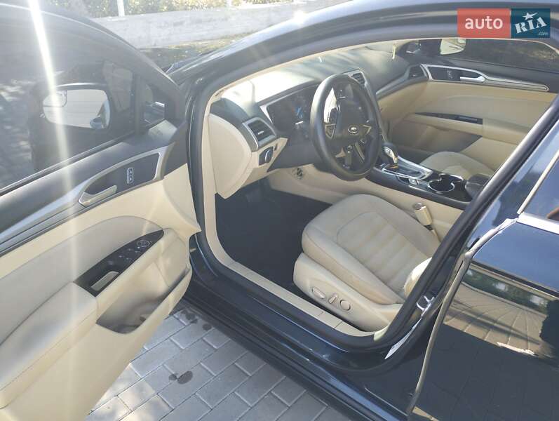 Седан Ford Fusion 2014 в Бершади