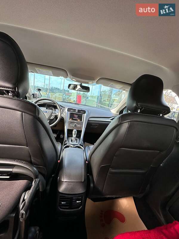 Седан Ford Fusion 2015 в Львове