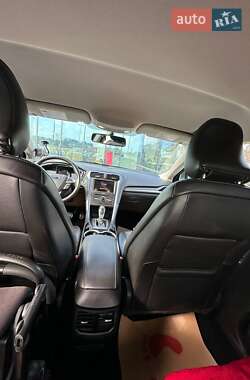 Седан Ford Fusion 2015 в 