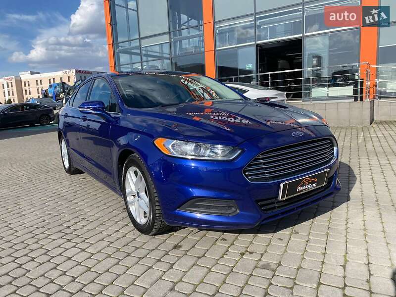 Седан Ford Fusion 2015 в 