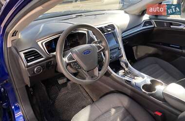 Седан Ford Fusion 2015 в 