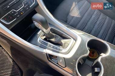 Седан Ford Fusion 2015 в 