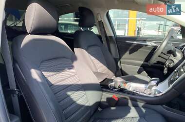 Седан Ford Fusion 2015 в 