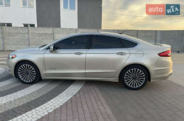Седан Ford Fusion 2017 в 