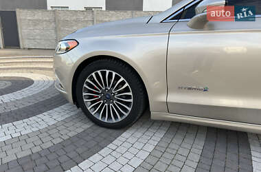 Седан Ford Fusion 2017 в 