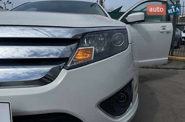 Седан Ford Fusion 2011 в 