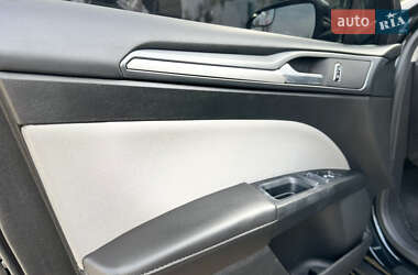Седан Ford Fusion 2014 в 
