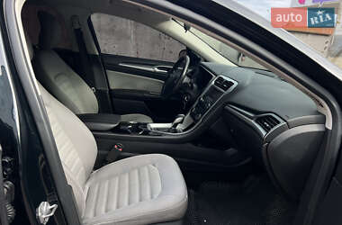 Седан Ford Fusion 2014 в 