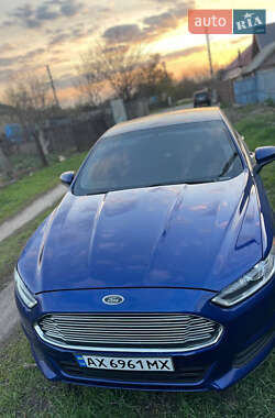 Седан Ford Fusion 2012 в 