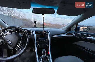 Седан Ford Fusion 2012 в 