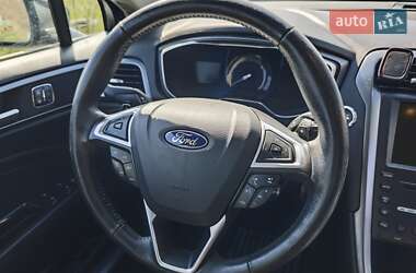 Седан Ford Fusion 2015 в 