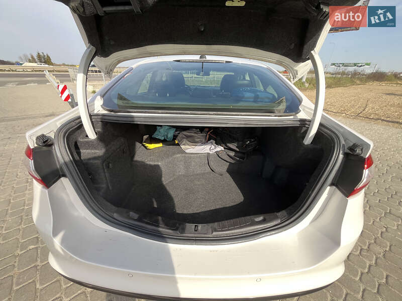 Седан Ford Fusion 2013 в Львове