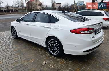 Седан Ford Fusion 2017 в 