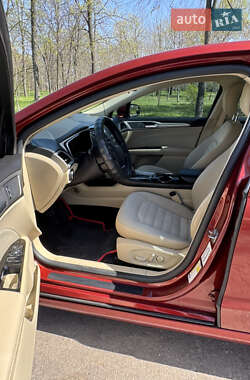 Седан Ford Fusion 2014 в 