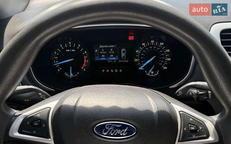 Седан Ford Fusion 2016 в Дніпрі