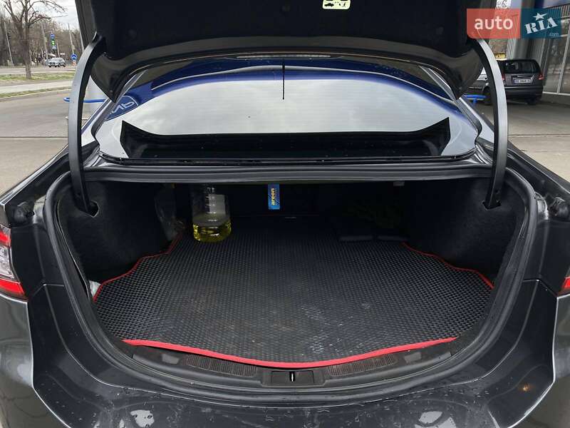 Седан Ford Fusion 2015 в Миколаєві