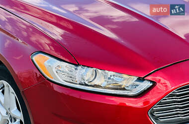 Седан Ford Fusion 2014 в 