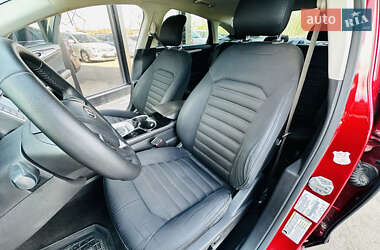 Седан Ford Fusion 2014 в 
