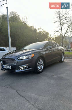 Седан Ford Fusion 2016 в 
