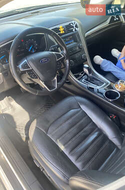 Седан Ford Fusion 2013 в 