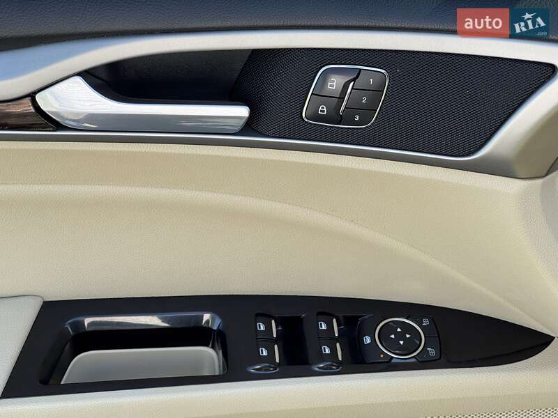 Седан Ford Fusion 2013 в Днепре