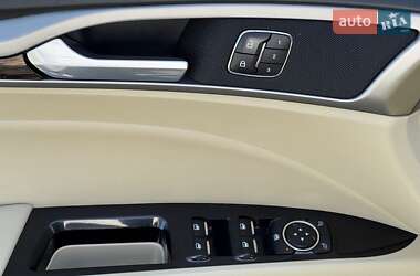 Седан Ford Fusion 2013 в 