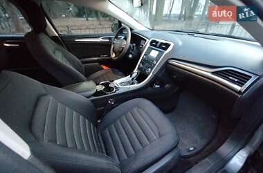 Седан Ford Fusion 2014 в 