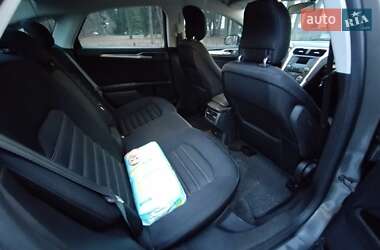 Седан Ford Fusion 2014 в 