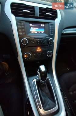 Седан Ford Fusion 2014 в 