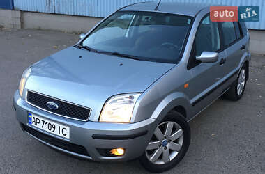 Хэтчбек Ford Fusion 2004 в 