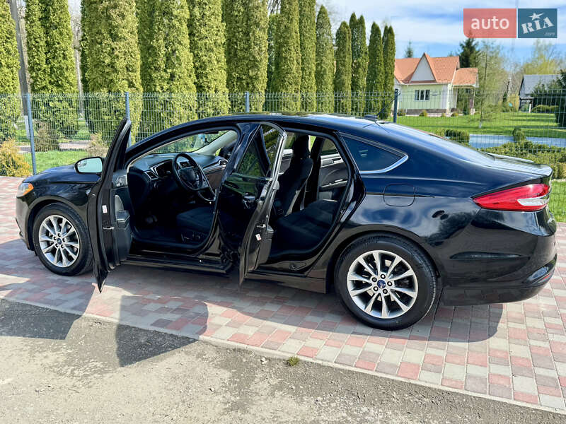 Седан Ford Fusion 2017 в Попельне