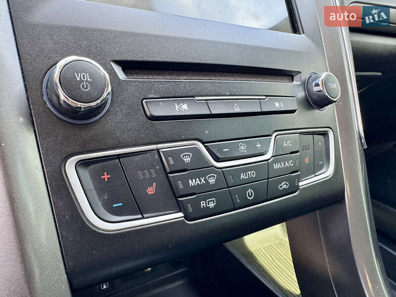 Седан Ford Fusion 2017 в Попельне