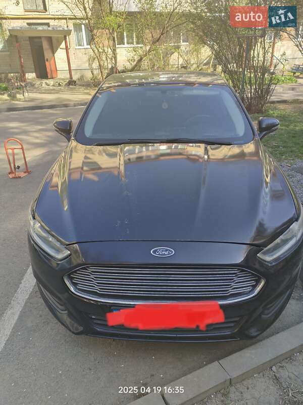 Седан Ford Fusion 2015 в 