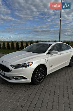 Седан Ford Fusion 2017 в 