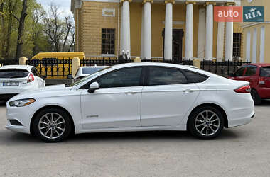 Седан Ford Fusion 2017 в 