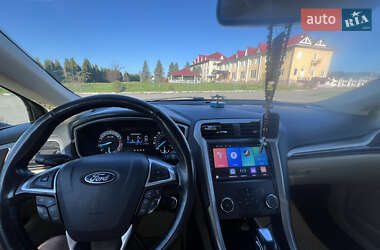 Седан Ford Fusion 2013 в 