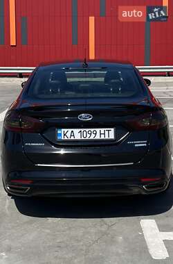 Седан Ford Fusion 2015 в 
