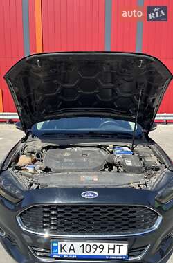Седан Ford Fusion 2015 в 