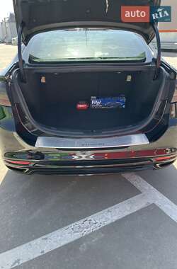 Седан Ford Fusion 2015 в 